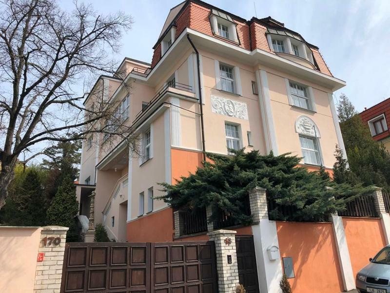 Rooms In Prague-Big+Comfy 外观 照片