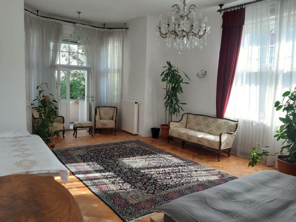 Rooms In Prague-Big+Comfy 外观 照片