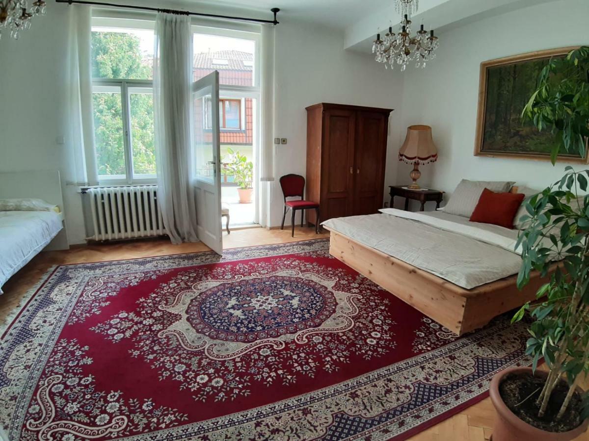 Rooms In Prague-Big+Comfy 外观 照片