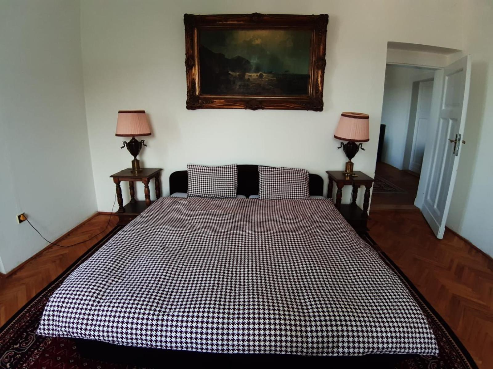 Rooms In Prague-Big+Comfy 外观 照片