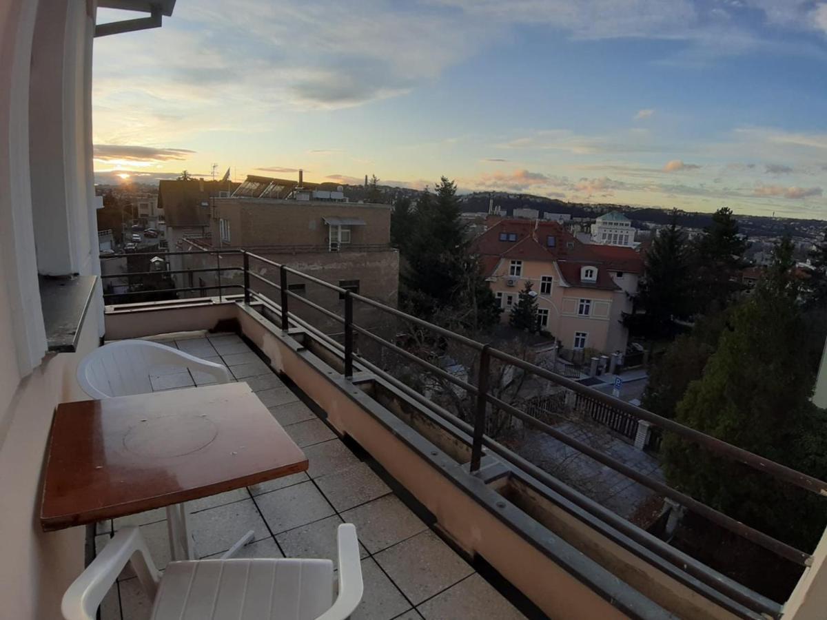 Rooms In Prague-Big+Comfy 外观 照片