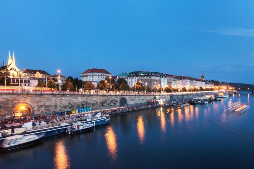 Rooms In Prague-Big+Comfy 外观 照片